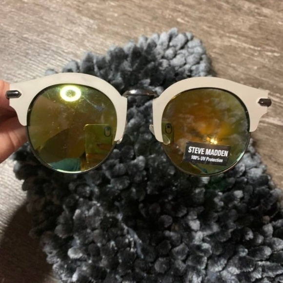 Steve Madden Sunglasses - Picture 1 of 11
